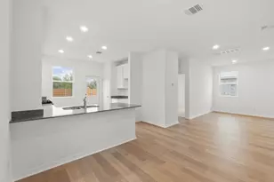 333 Sullivan Way, Elgin, TX 78621 - Photo 6