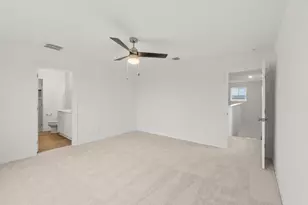 333 Sullivan Way, Elgin, TX 78621 - Photo 10