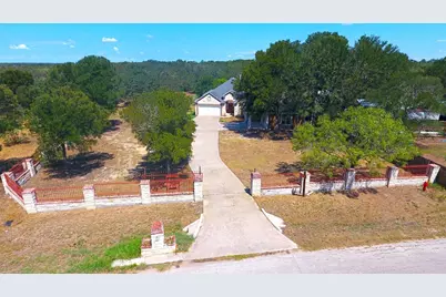 230 Heritage Oaks Drive, Cedar Creek, TX 78612 - Photo 2