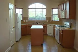 1719 Maize Bend Dr, Austin, TX 78727 - Photo 2