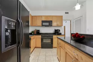 711 W 26th St, Austin, TX 78705 - Photo 4