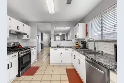 1104 Laurelleaf Drive, Pflugerville, TX 78660 - Photo 6