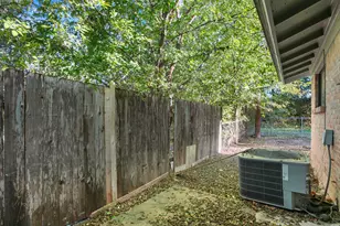 838 N Meadows Dr, Austin, TX 78758 - Photo 14