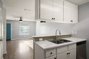 838 N Meadows Dr, Austin, TX 78758 - Photo 8