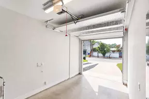 1123 Omega Ave, Austin, TX 78721 - Photo 32