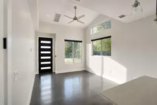 1123 Omega Ave, Austin, TX 78721 - Photo 8