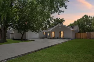 106 Cottonwood Dr, Hutto, TX 78634 - Photo 28