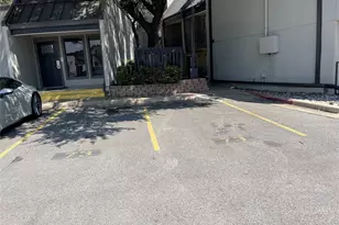 935 La Posada Dr, Austin, TX 78752 - Photo 4