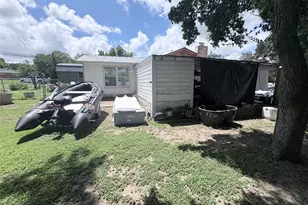 1324 5th St, Kerrville, TX 78028 - Photo 8