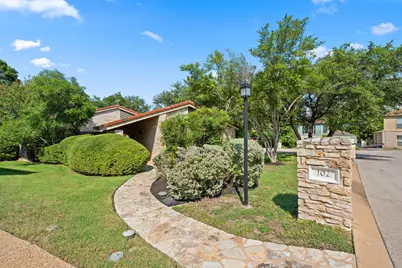 102 Crescent Bluff, Lakeway, TX 78734 - Photo 2