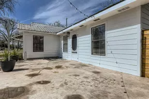 902 Hackberry St, Taylor, TX 76574 - Photo 24