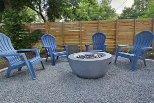 902 Hackberry St, Taylor, TX 76574 - Photo 2