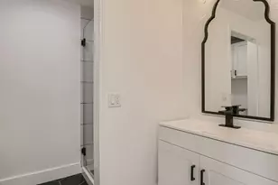 902 Hackberry St, Taylor, TX 76574 - Photo 12