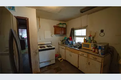 303 Yoakum St, Rockdale, TX 76567 - Photo 8