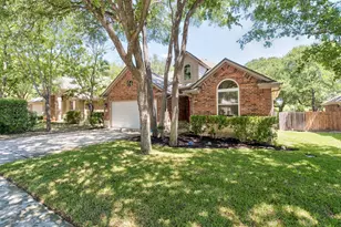 128 Clarence Ct, Buda, TX 78610 - Photo 2
