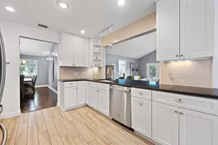 1211 Falcon Ledge Dr, Austin, TX 78746 - Photo 14