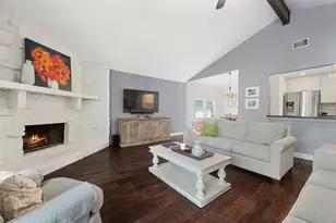 1211 Falcon Ledge Dr, Austin, TX 78746 - Photo 10