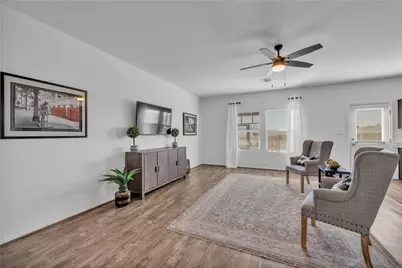 752 Circle Way #35H, Jarrell, TX 76537 - Photo 24