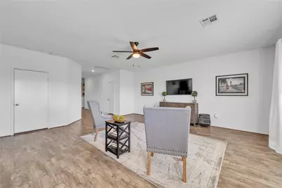 752 Circle Way #35H, Jarrell, TX 76537 - Photo 28