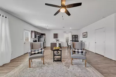 752 Circle Way #35H, Jarrell, TX 76537 - Photo 30