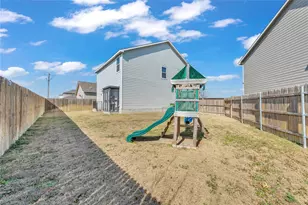 752 Circle Wy, Jarrell, TX 76537 - Photo 32