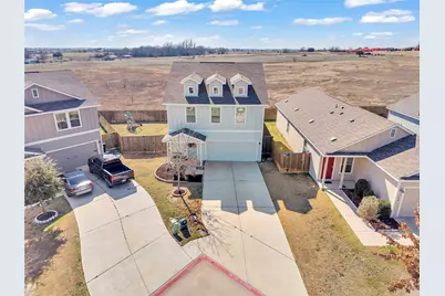 752 Circle Way #35H, Jarrell, TX 76537 - Photo 2