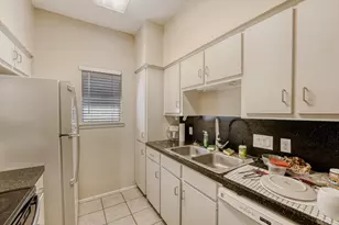 106 E 30th St, Austin, TX 78705 - Photo 10