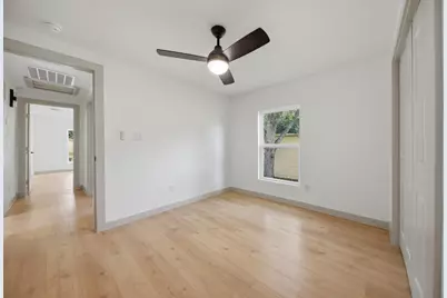 709 S Polk Street, Giddings, TX 78942 - Photo 14