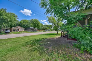 709 S Polk St, Giddings, TX 78942 - Photo 20