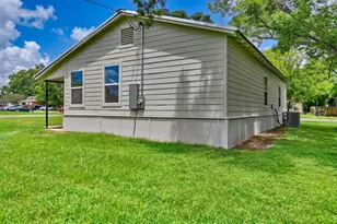 709 S Polk St, Giddings, TX 78942 - Photo 20