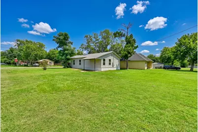709 S Polk Street, Giddings, TX 78942 - Photo 4