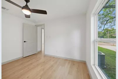 709 S Polk Street, Giddings, TX 78942 - Photo 12