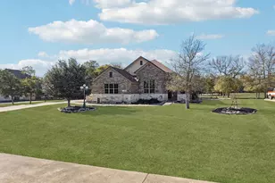 142 Abamillo Dr, Bastrop, TX 78602 - Photo 2