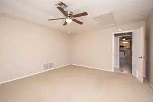 812 N Penelope St, Belton, TX 76513 - Photo 18