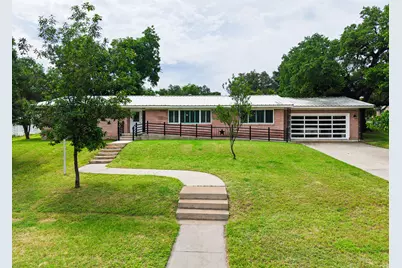 708 W Avenue A Avenue, Lampasas, TX 76550 - Photo 1