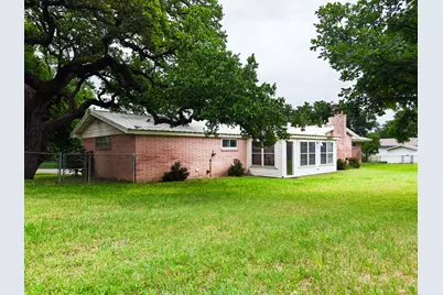 708 W Avenue A Avenue, Lampasas, TX 76550 - Photo 30
