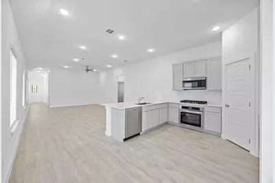 186 Hornet Street, Elgin, TX 78621 - Photo 12