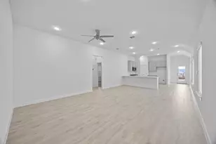 186 Hornet St, Elgin, TX 78621 - Photo 6