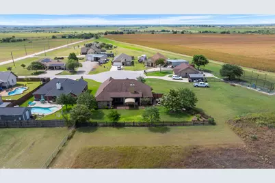 104 Madison Lane, Thrall, TX 76578 - Photo 32