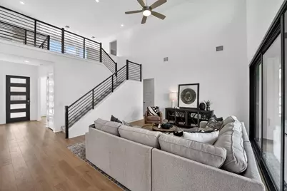 9212 Flatbush Drive, Austin, TX 78744 - Photo 6