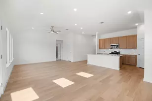 109 Divisadero Dr, Hutto, TX 78634 - Photo 4