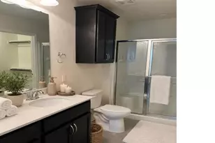 410 Holiday Creek Ln, Georgetown, TX 78633 - Photo 18
