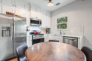 820 Gln Crst Dr, Blanco, TX 78606 - Photo 10