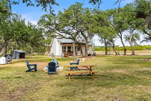 820 Gln Crst Dr, Blanco, TX 78606 - Photo 4