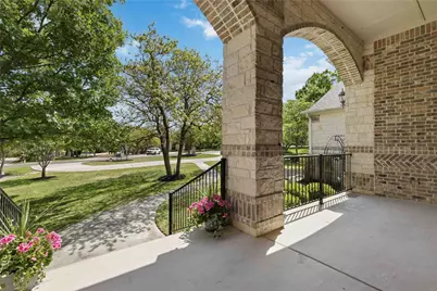 205 W Majestic Oak Lane, Georgetown, TX 78633 - Photo 6