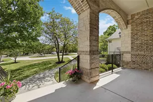 205 W Majestic Oak Ln, Georgetown, TX 78633 - Photo 4