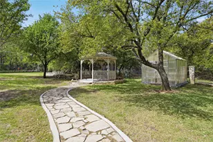 205 W Majestic Oak Ln, Georgetown, TX 78633 - Photo 34