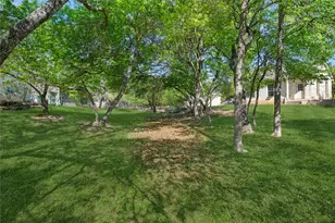 205 W Majestic Oak Ln, Georgetown, TX 78633 - Photo 38