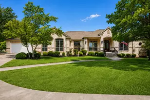 205 W Majestic Oak Ln, Georgetown, TX 78633 - Photo 2