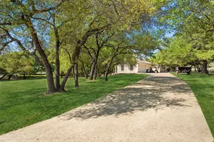 205 W Majestic Oak Ln, Georgetown, TX 78633 - Photo 34